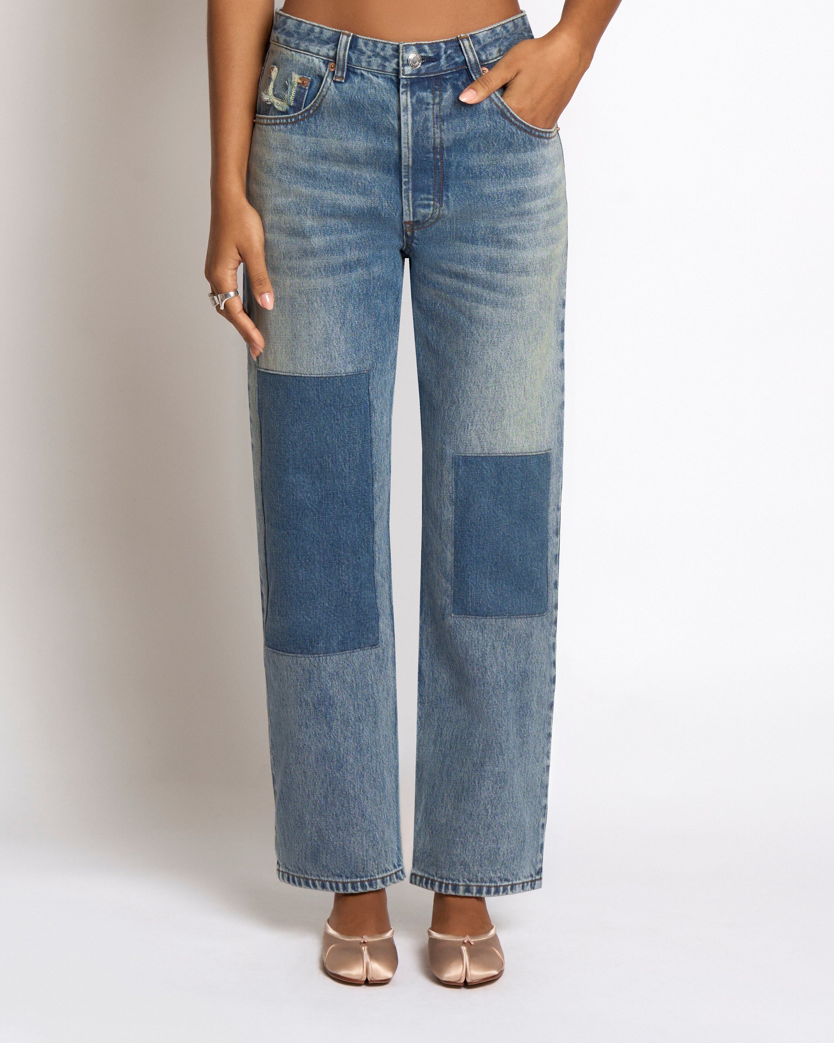 Deniro Denim $284 .st0z{fill:none;stroke:#000000;stroke-width:;stroke-miterlimit:10;}