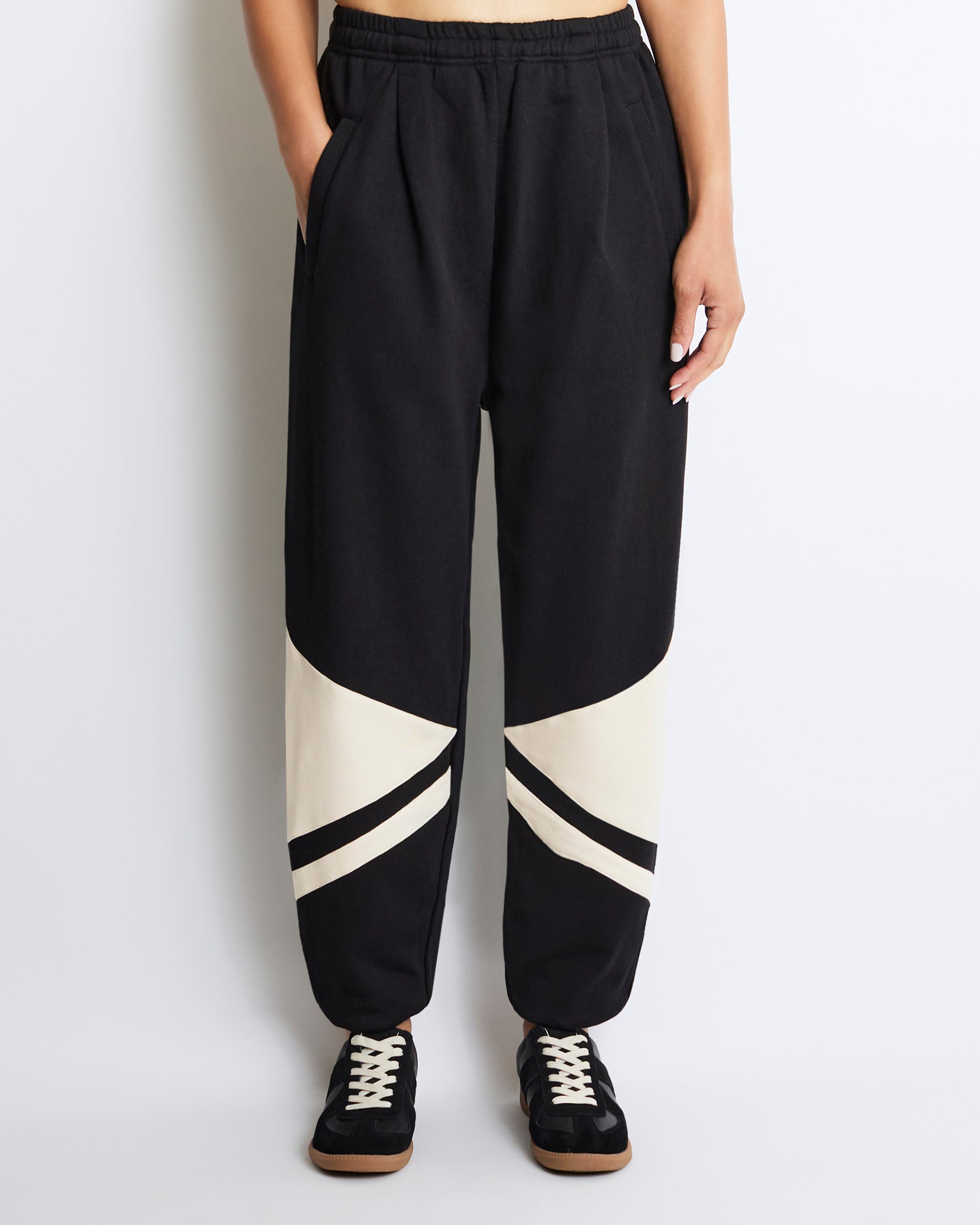 Pleat Sweatpants